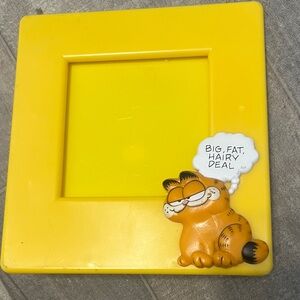 Enesco Bright Yellow Garfield Frame